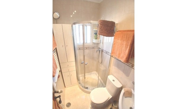 Brukt - Villa -
Villamartin - Costa Blanca