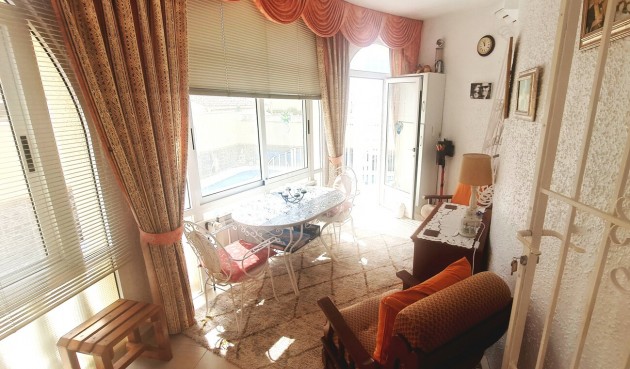 Brukt - Villa -
Villamartin - Costa Blanca