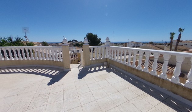 Brukt - Villa -
Villamartin - Costa Blanca