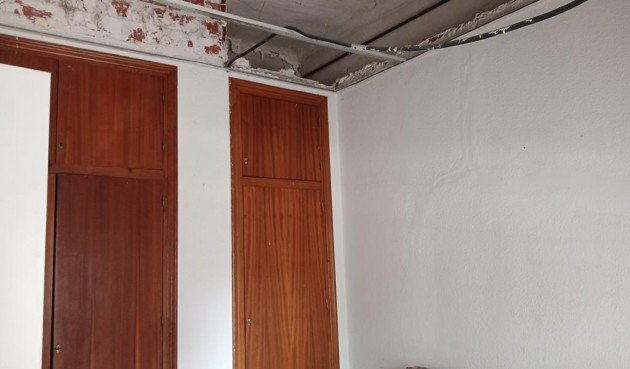 Reventa - Semi Detached -
HurchIllo - PUEBLO CENTRO