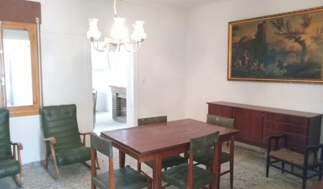 Reventa - Semi Detached -
HurchIllo - PUEBLO CENTRO
