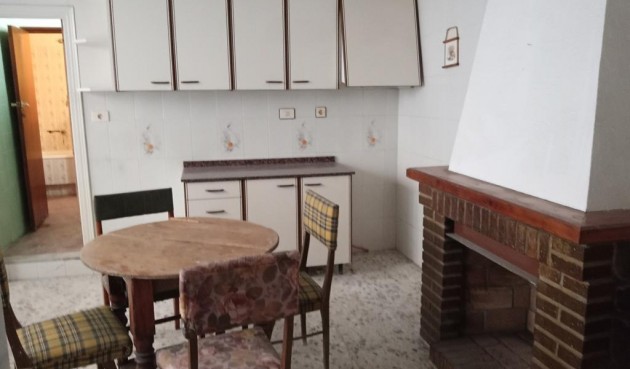 Reventa - Semi Detached -
HurchIllo - PUEBLO CENTRO