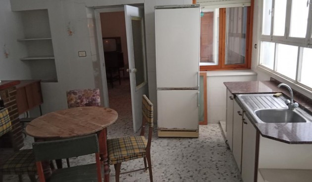 Reventa - Semi Detached -
HurchIllo - PUEBLO CENTRO