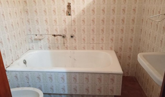 Reventa - Semi Detached -
HurchIllo - PUEBLO CENTRO