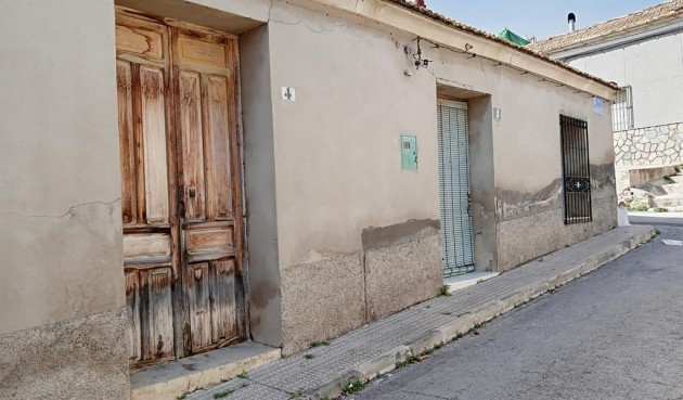 Reventa - Semi Detached -
HurchIllo - PUEBLO CENTRO