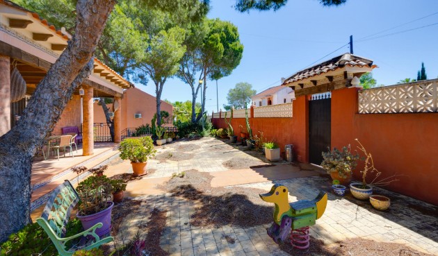 Brukt - Villa -
San Miguel de Salinas - Inland
