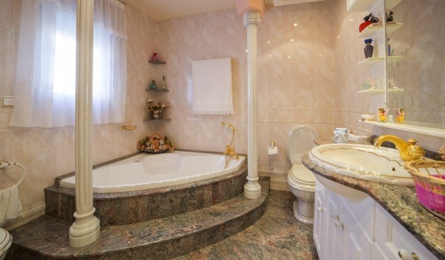 Brukt - Town House -
Los Alcazares - Centro