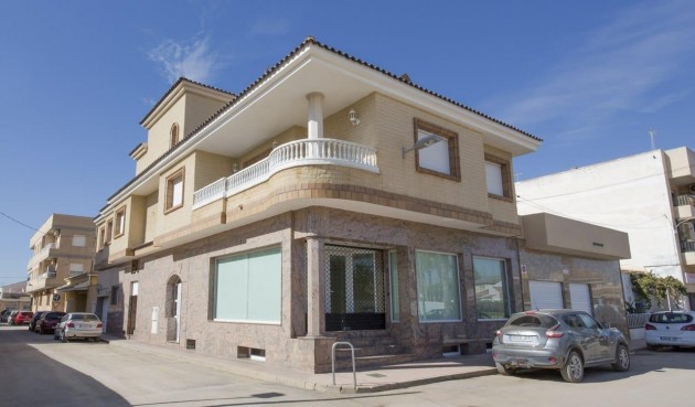 Brukt - Town House -
Los Alcazares - Centro
