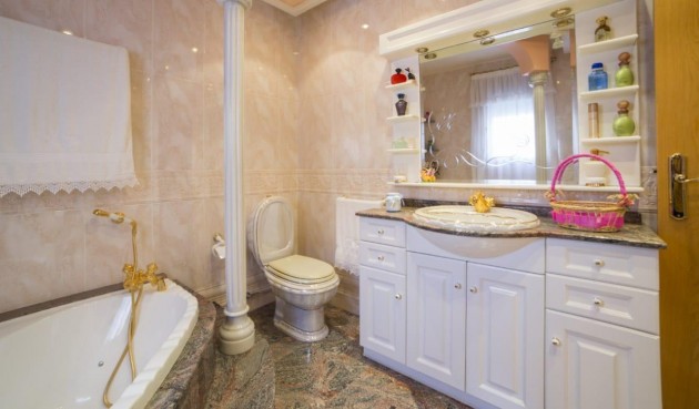 Brukt - Town House -
Los Alcazares - Centro