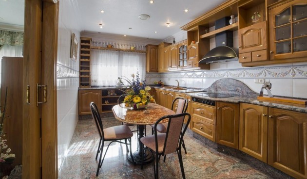 Brukt - Town House -
Los Alcazares - Centro
