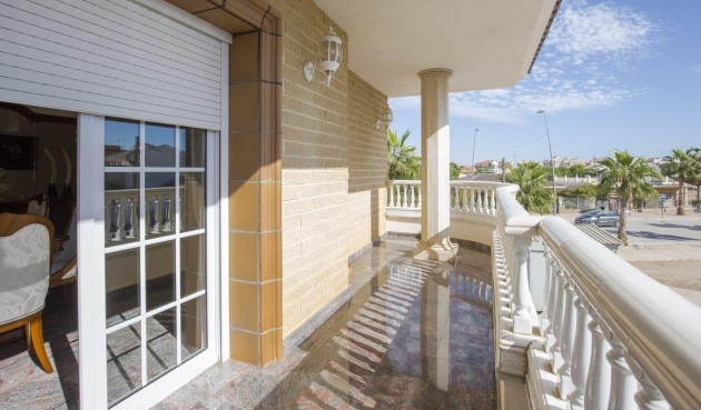 Brukt - Town House -
Los Alcazares - Centro