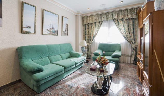 Brukt - Town House -
Los Alcazares - Centro