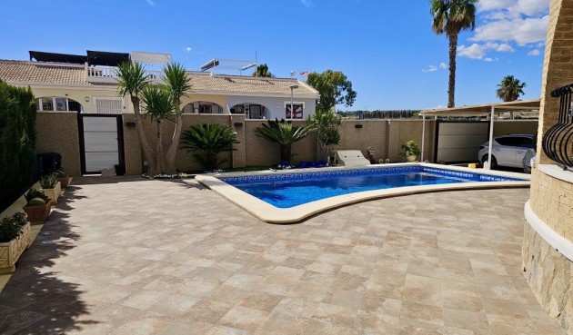 Brukt - Villa -
Benijofar - Costa Blanca