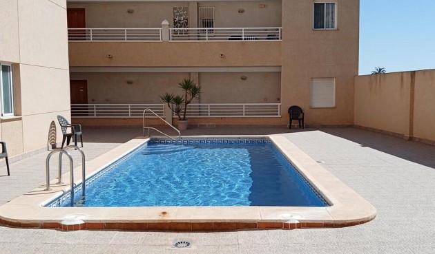 Resale - Apartment -
Los Montesinos - PUEBLO CENTRO