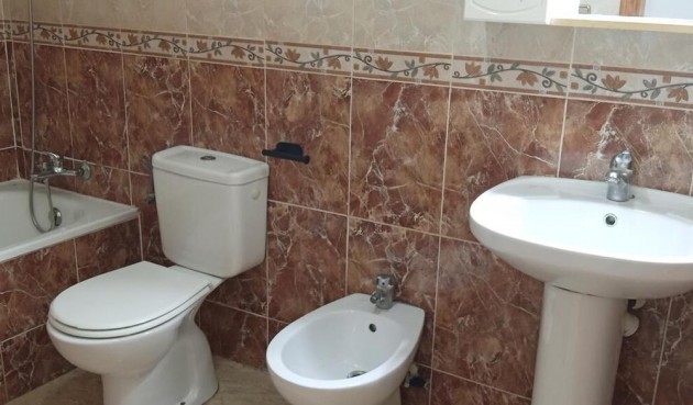 Resale - Apartment -
Los Montesinos - PUEBLO CENTRO