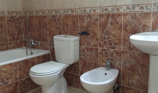 Resale - Apartment -
Los Montesinos - PUEBLO CENTRO