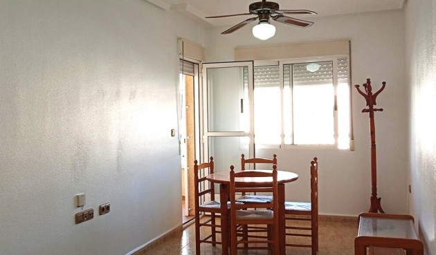 Resale - Apartment -
Los Montesinos - PUEBLO CENTRO