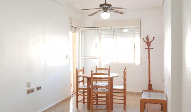 Resale - Apartment -
Los Montesinos - PUEBLO CENTRO