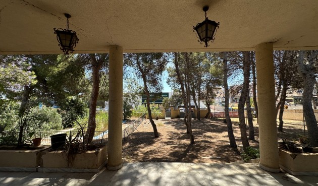Återförsäljning - Villa -
Torrevieja - Costa Blanca