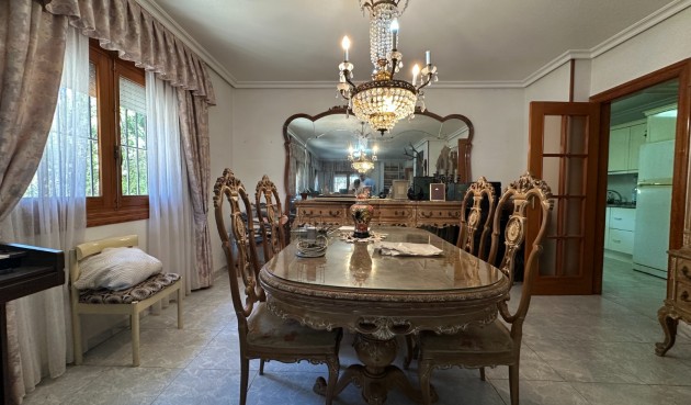 Återförsäljning - Villa -
Torrevieja - Costa Blanca
