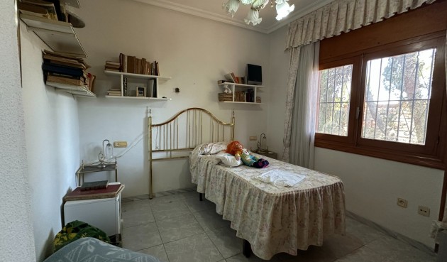 Återförsäljning - Villa -
Torrevieja - Costa Blanca