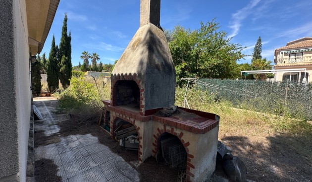 Återförsäljning - Villa -
Torrevieja - Costa Blanca