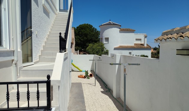 Brukt - Villa -
San Miguel / Vistabella Golf - Inland