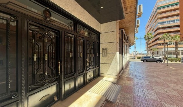 Resale - Apartment -
Torrevieja - Costa Blanca