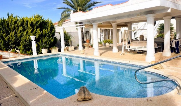 Brukt - Villa -
Ciudad Quesada - Costa Blanca