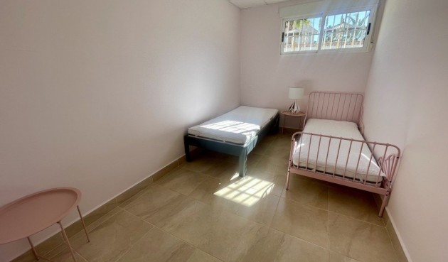 Brukt - Villa -
Urb. La Marina - Inland