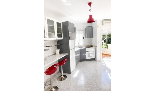 Återförsäljning - Apartment -
San Miguel de Salinas - Inland