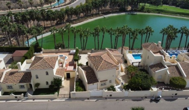 Brukt - Villa -
Orihuela Costa - Costa Blanca