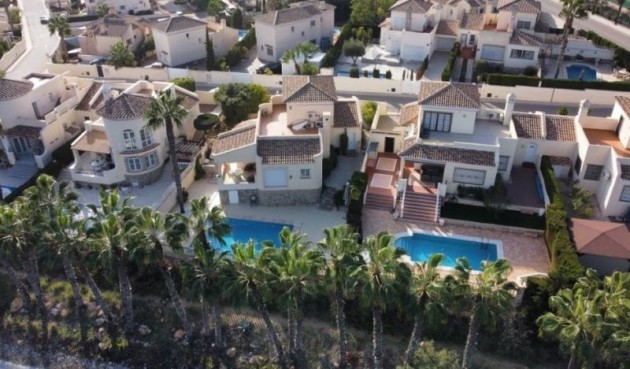 Brukt - Villa -
Orihuela Costa - Costa Blanca