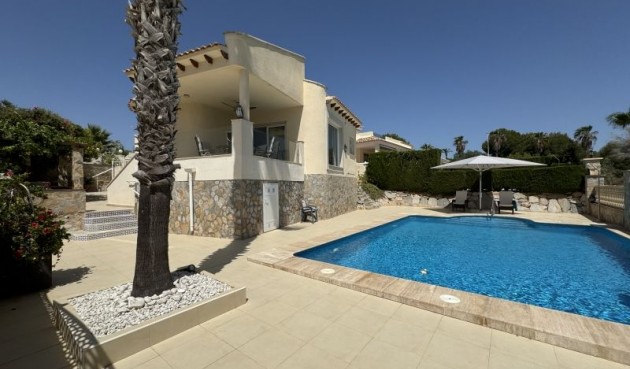 Brukt - Villa -
Orihuela Costa - Costa Blanca