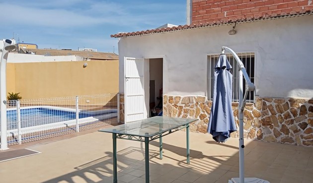 Brukt - Semi Detached -
Los Montesinos - PUEBLO CENTRO