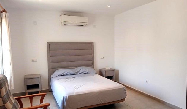 Brukt - Semi Detached -
Los Montesinos - PUEBLO CENTRO