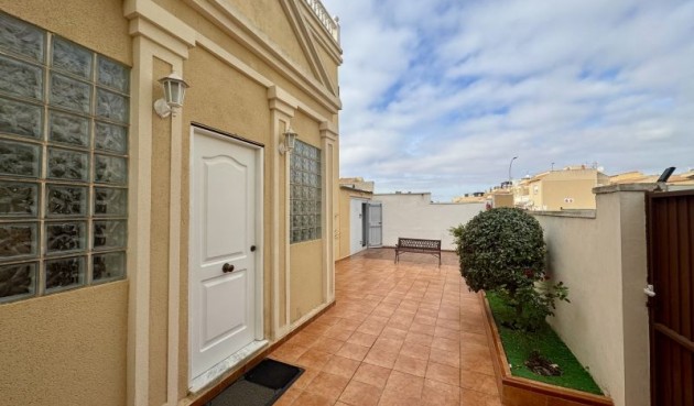 Återförsäljning - Villa -
Torrevieja - Costa Blanca