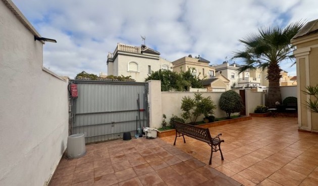 Återförsäljning - Villa -
Torrevieja - Costa Blanca