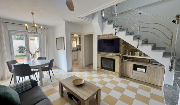 Återförsäljning - Villa -
Torrevieja - Costa Blanca