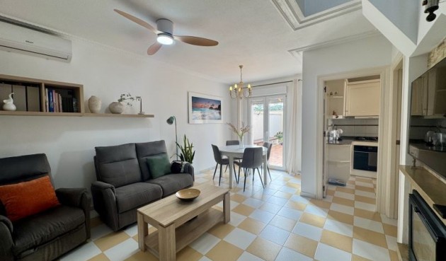 Återförsäljning - Villa -
Torrevieja - Costa Blanca
