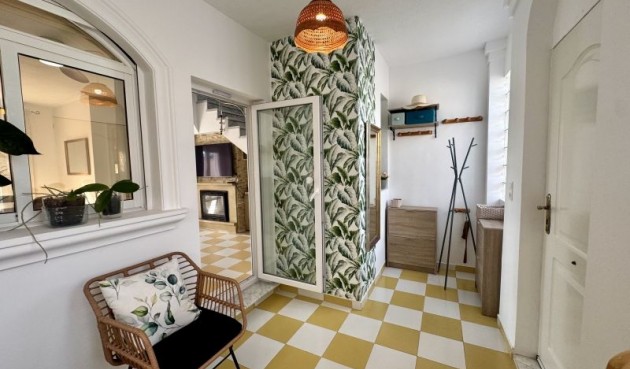 Återförsäljning - Villa -
Torrevieja - Costa Blanca