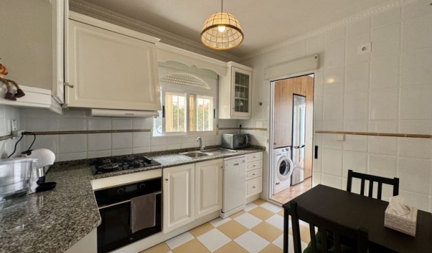 Återförsäljning - Villa -
Torrevieja - Costa Blanca