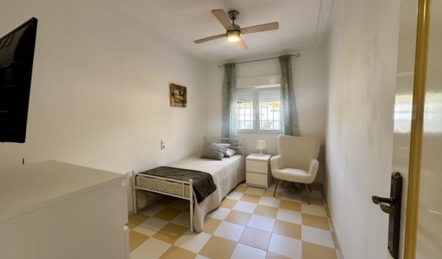 Återförsäljning - Villa -
Torrevieja - Costa Blanca