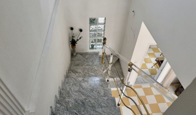 Återförsäljning - Villa -
Torrevieja - Costa Blanca