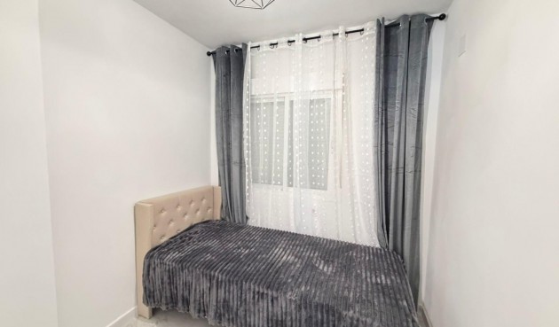 Återförsäljning - Apartment -
Torrevieja