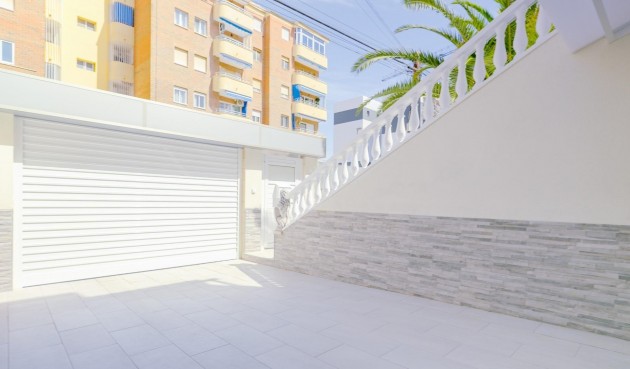 Brukt - Town House -
Torrevieja - Punta Prima