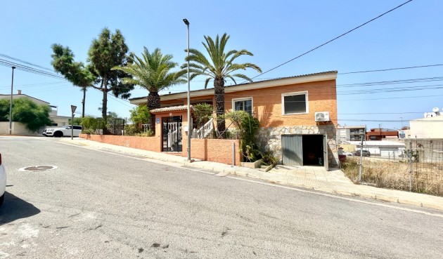 Återförsäljning - Villa -
Benijofar - Costa Blanca