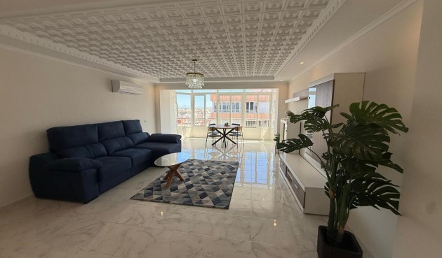 Brukt - Apartment -
Torrevieja - Playa del Acequión