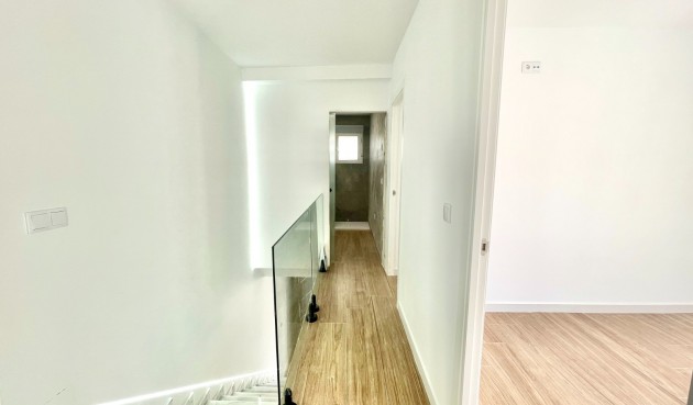 Återförsäljning - Town House -
Daya Vieja - Costa Blanca