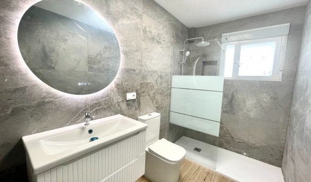 Återförsäljning - Town House -
Daya Vieja - Costa Blanca